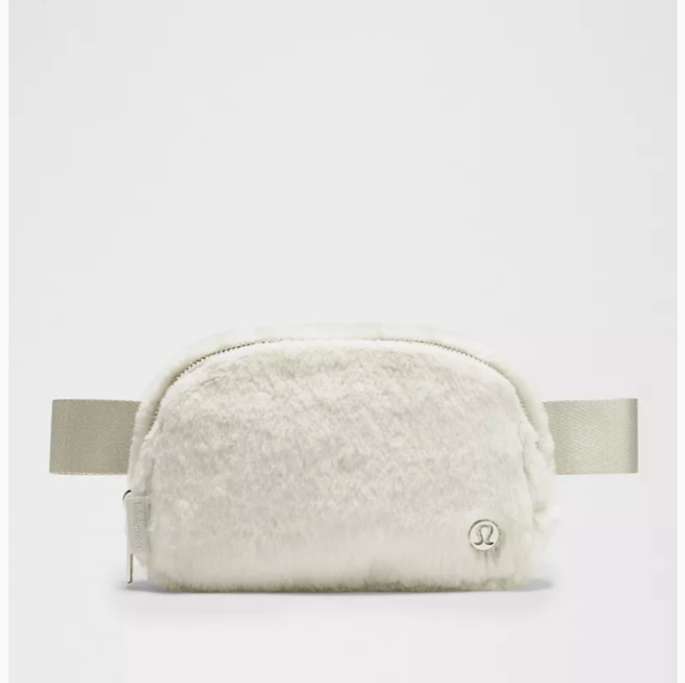 lululemon Everywhere Fleece Belt Bag 1L F in Bone/Silver NWT - Picture 1 of 7